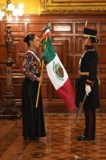#NinoMorales destaca orgullo istmeño en vestido que portó la Presidenta Claudia Sheinbaum en el Grito de Independencia